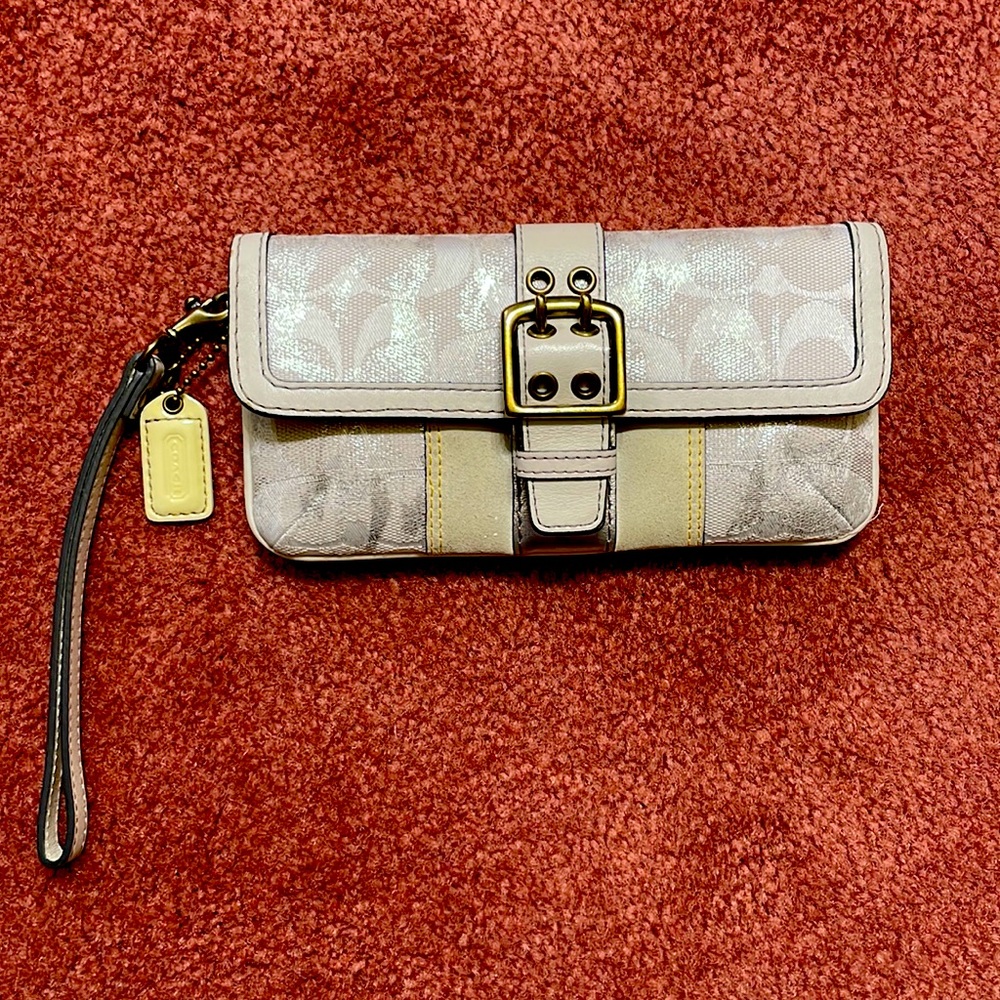 Coach Classic Signature Silver Wristlet  New without Tags.